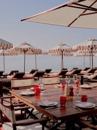 Luxury-Branded Beach Pop-Ups Image 2