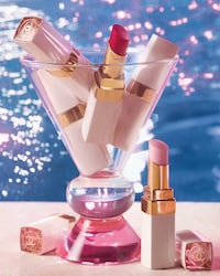 Warm-Weather Summer Makeup Capsules Image 3