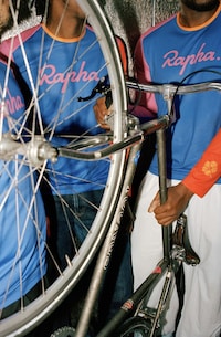 Designer-Inspired Colorful Cycling Gear Image 2