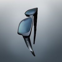 Motorsport Culture-Inspired Eyewear Image 3