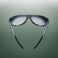 Motorsport Culture-Inspired Eyewear Image 4