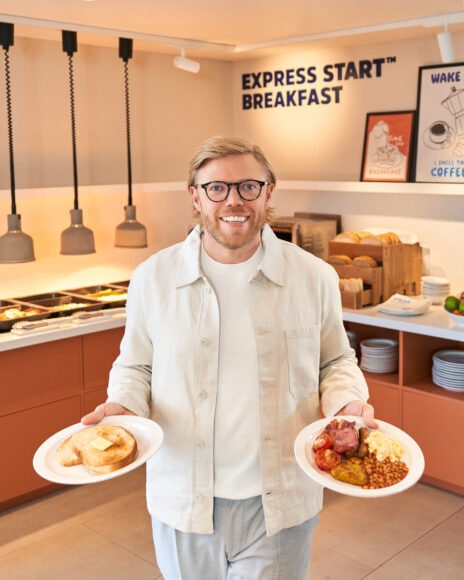 Comedian-Backed Hotel Morning Campaigns