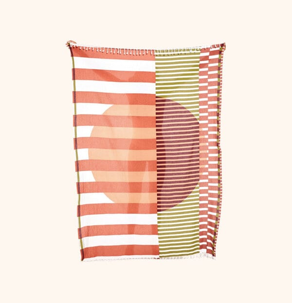 Luxurious Graphic-Forward Capsules