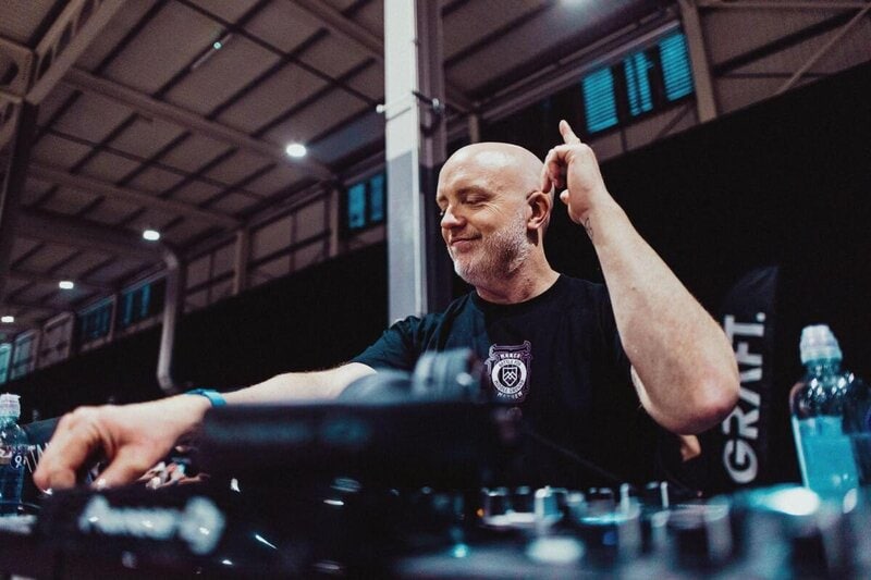 DJ-Forward Fitness Experiences