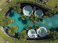 Luxurious Hidden Spa Designs Image 2