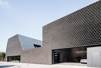 Pipe-Inspired Modern Offices Image 3