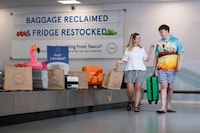 Pop-Up Airport Grocery Experiences Image 1