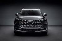Flagship Luxury SUVs Image 3