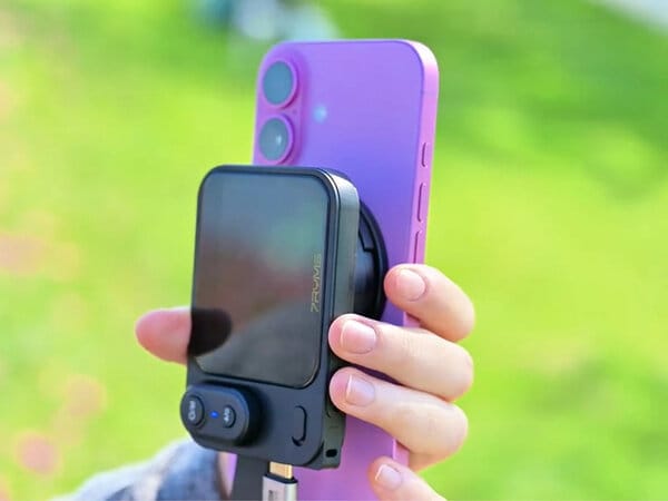 Selfie Smartphone Screen Monitors
