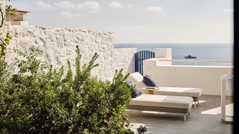 Island-Based Luxury Beachfront Hotels