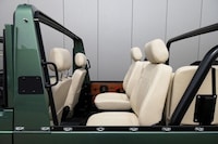 Ultra-Chic Vintage G-Wagens Image 5