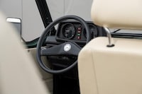 Ultra-Chic Vintage G-Wagens Image 6