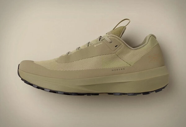 Long-Range Waterproof Trail Runners