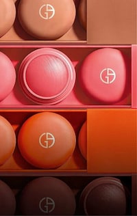 Hybrid Cream-To-Powder Blushes Image 2