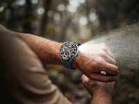 Scroll Wheel Smartwatches Image 2