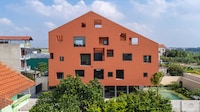 Double-Layered Residences Image 2
