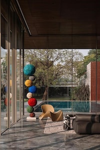 Stunningly Sculptural Poolside Buildings Image 1