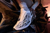 Flame-Accented Runner Shoes Image 2