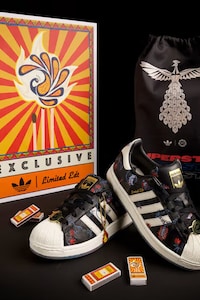 Peacock Motif Sneakers Image 3