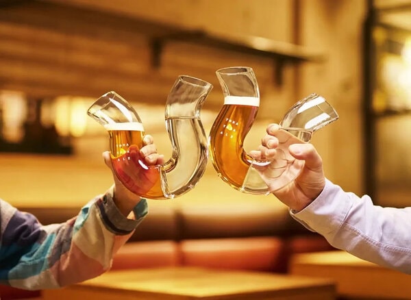 U-Shaped Beer Glasses