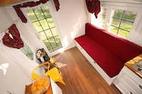 Towable Cottage-Style Homes Image 2