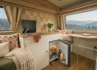Retro-Style Fiberglass Campers Image 3