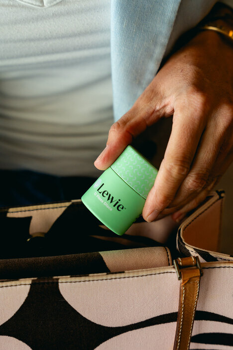 Luxury Floss Amenities