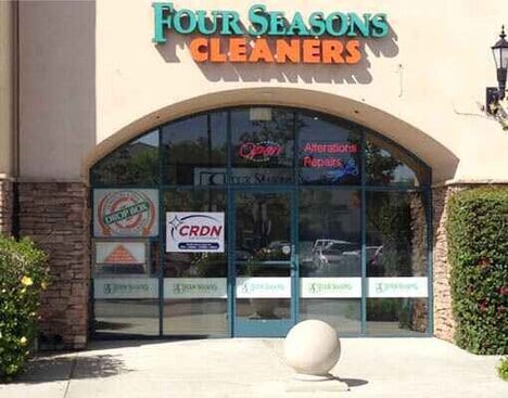 24/7 Dry-Cleaning Kiosks