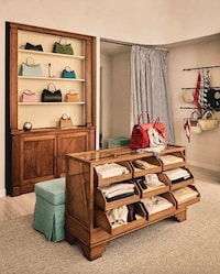 Curated Luxury Airport Boutiques Image 2