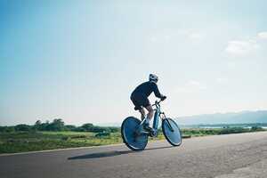 Wheel-Integrated Solar E-Bikes Article Thubnail
