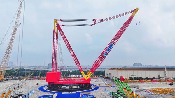Electric Ultra-Heavy Cranes