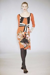Flight Attendant Fashion Image 3