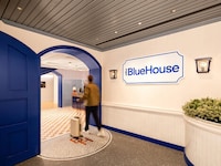 Residential-Style Airport Lounges
