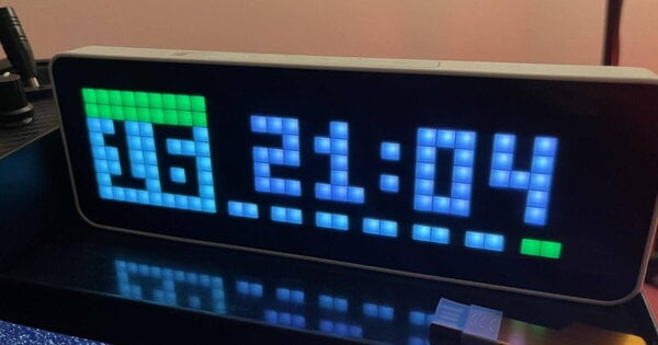Compact Retro Pixel Clocks