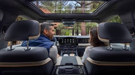 Dual-Display Vehicle Infotainment Interfaces