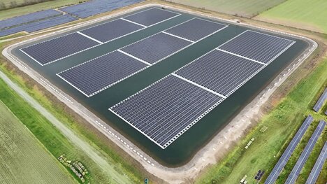 Floating Reservoir Solar Arrays