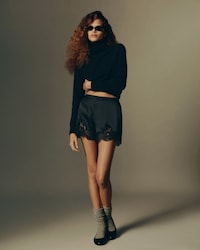 ’90s-Inspired Fall Essentials Image 3