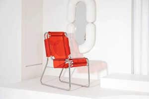 Plush-Looking Acrylic Seating Article Thubnail