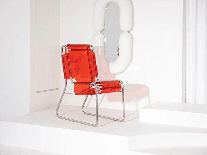 Plush-Looking Acrylic Seating Article Thubnail