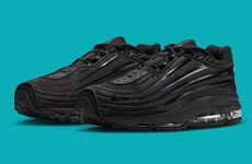 Triple Black Sneakers