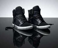 Plumb-Crazy Kicks Image 4