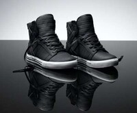 Plumb-Crazy Kicks Image 6
