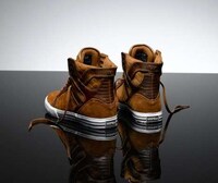 Plumb-Crazy Kicks Image 7