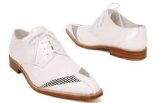 Tony Montana-Style Kicks