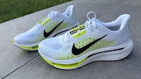 Responsive Daily Running Shoes Image 3