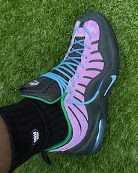 Colorful Low-Top Sneakers Image 2