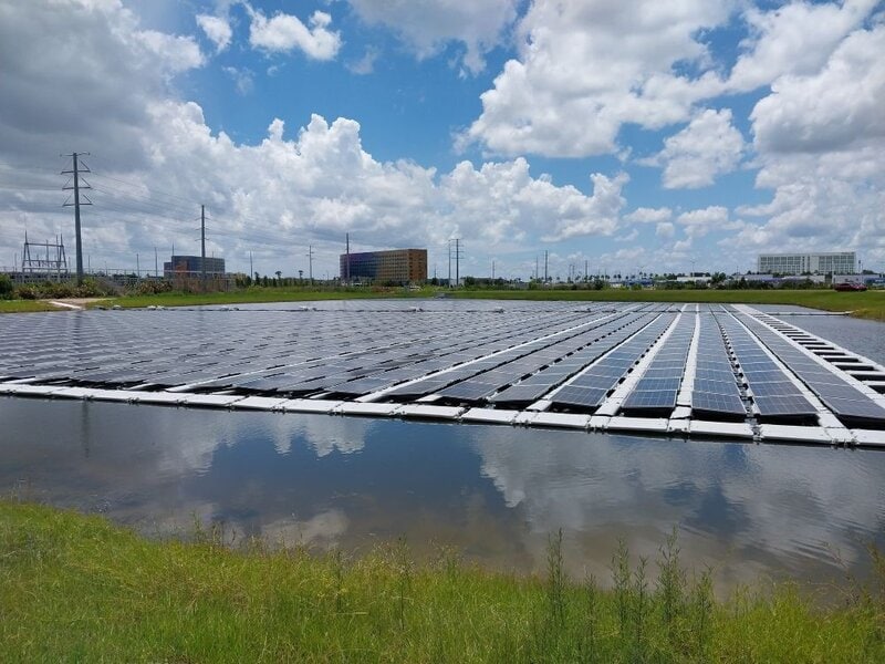 Theme Park Floating Solar Article Thubnail