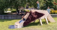 Climbable Horse Sculptures Image 1