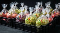 Humidity-Regulating Produce Packaging