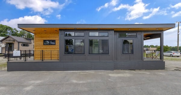 Single-Level Tiny Houses
